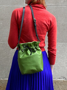 Mariel Bucket Bag: Grass Green